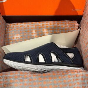 BASS Outdoor Hiking Shoes Women's Size 13 Hex Mesh Vent Slip On Sneaker Sandals